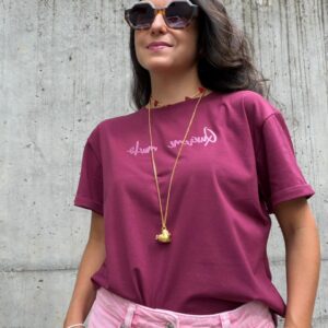 "Quiereme mucho" Classic Tee